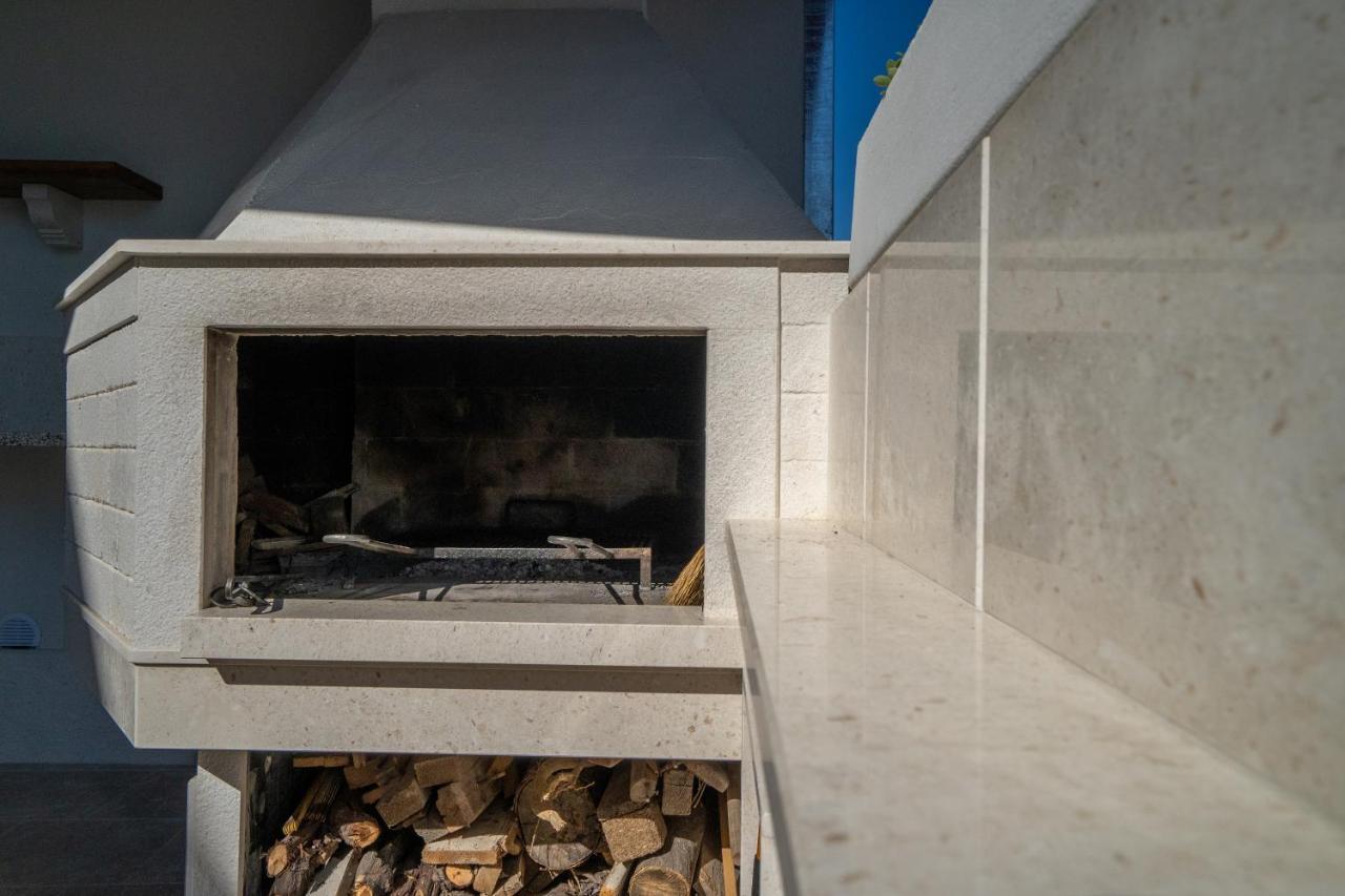 Apartman Dupin Dugi Rat Exterior photo