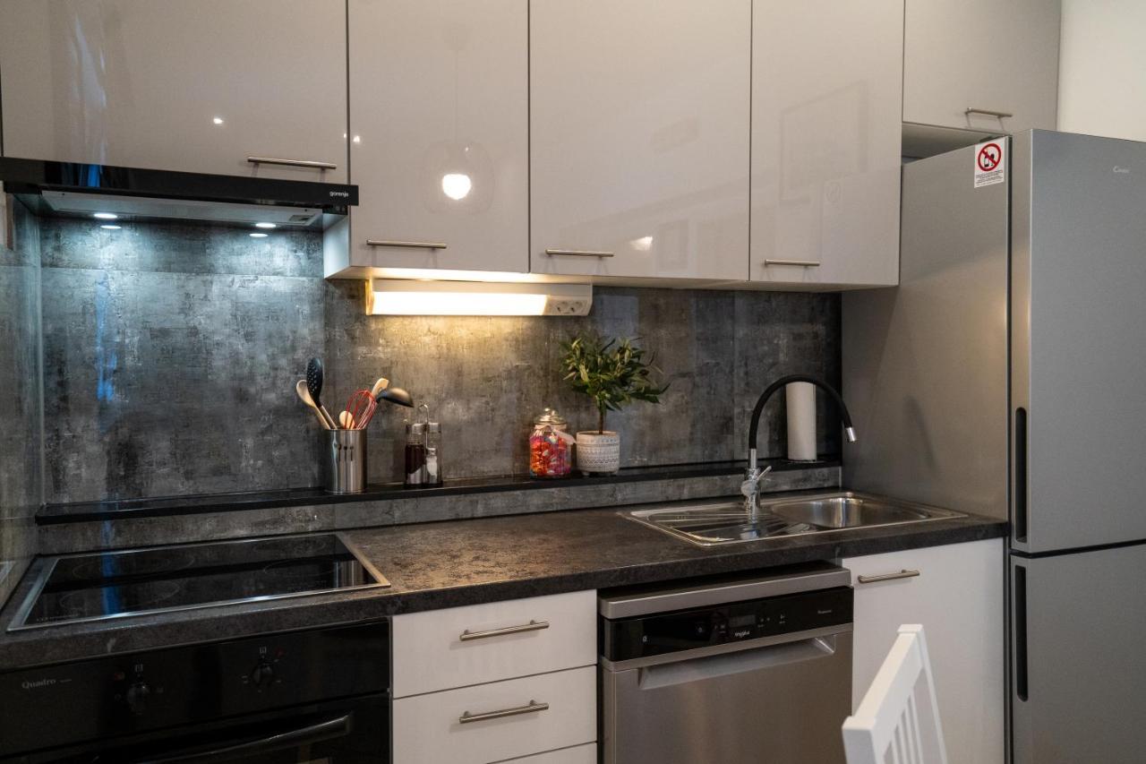 Apartman Dupin Dugi Rat Exterior photo
