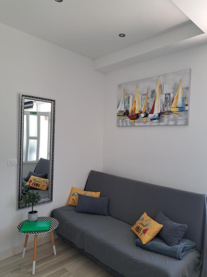 Apartman Dupin Dugi Rat Exterior photo
